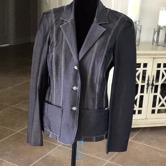 Kenzo Jeans vintage blazer, see closeup of small hole on back, size 44 - Picture 1 of 11